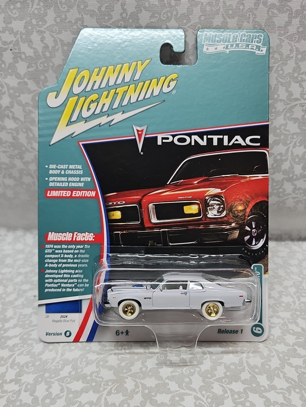 Johnny Lightning 1974 Pontiac GTO Muscle Cars White Lightning